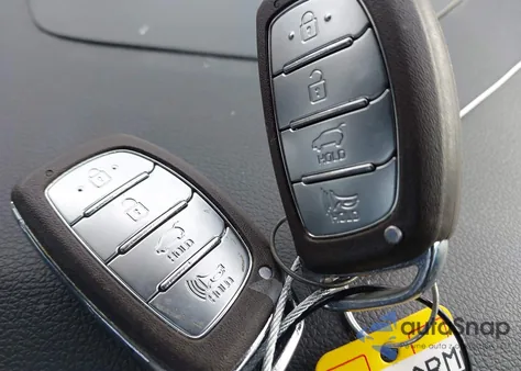 2017 Hyundai Tucson Sport z USA, uszkodzony, nr VIN KM8J3CA27HU338735